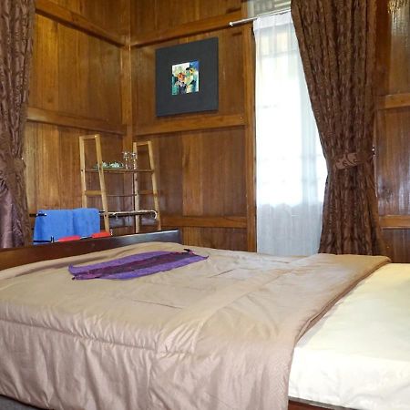 Badjoeri Ethnic Wooden Homestay Bandung Buitenkant foto