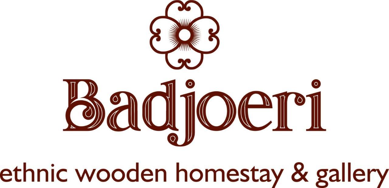 Badjoeri Ethnic Wooden Homestay Bandung Buitenkant foto