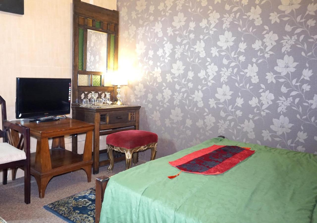Badjoeri Ethnic Wooden Homestay Bandung Buitenkant foto