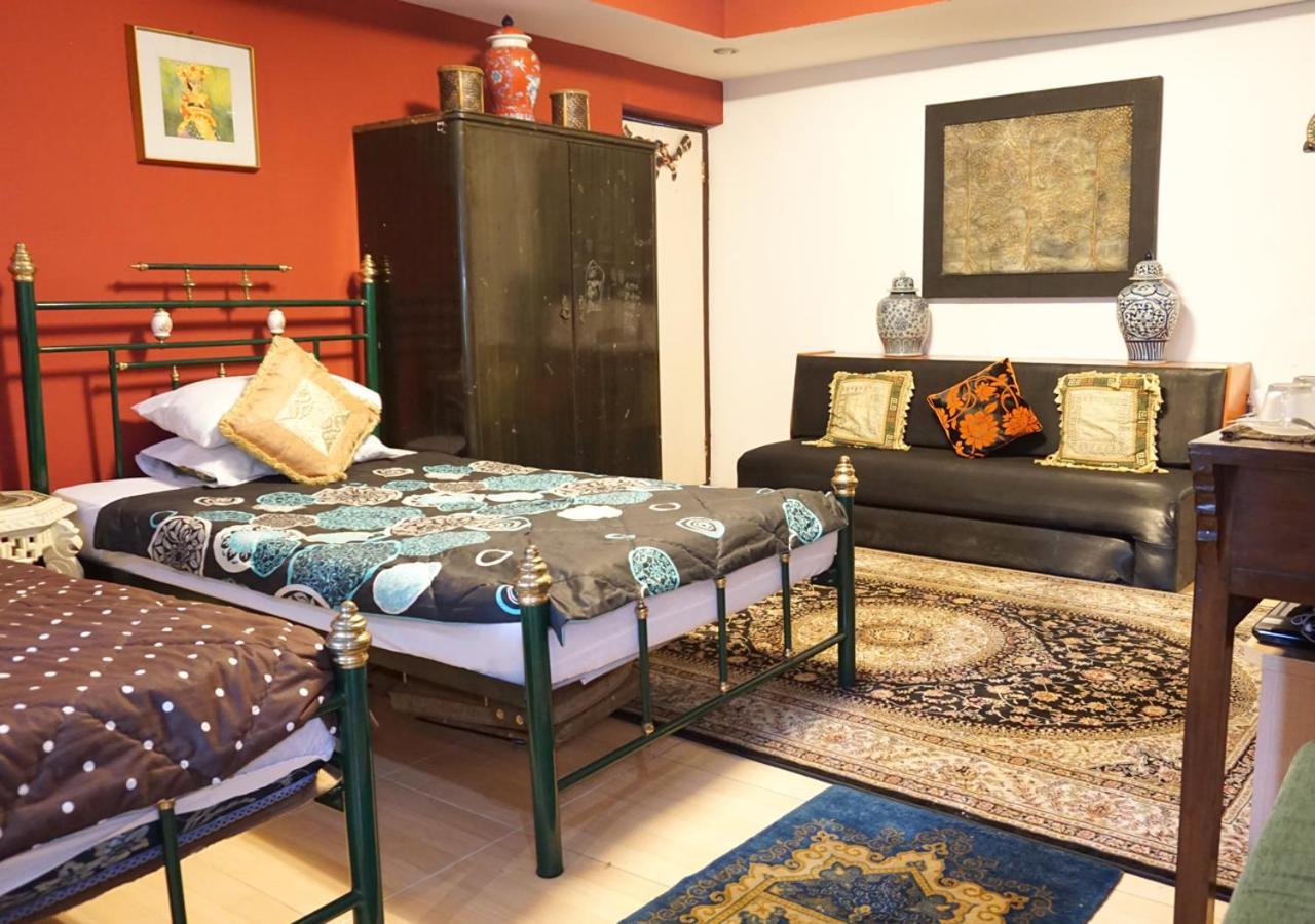 Badjoeri Ethnic Wooden Homestay Bandung Buitenkant foto