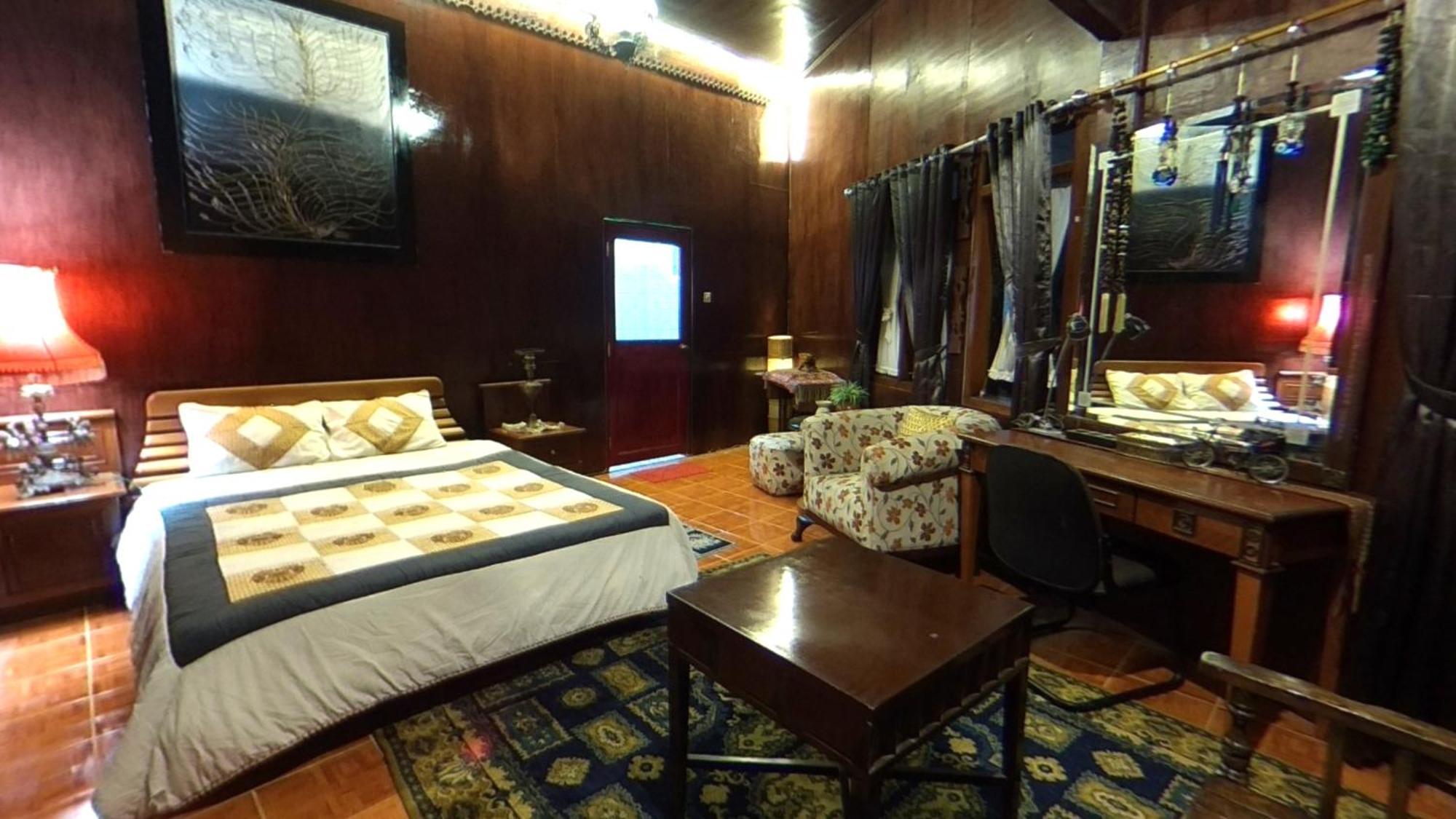 Badjoeri Ethnic Wooden Homestay Bandung Kamer foto