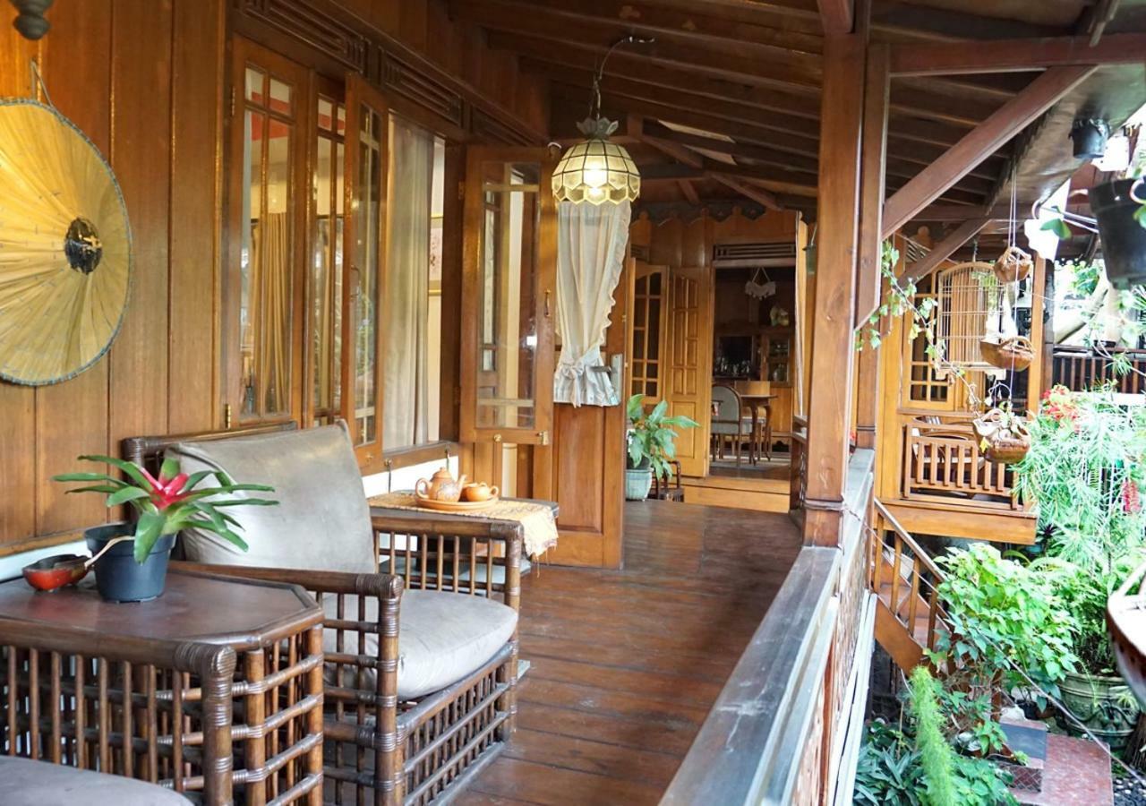 Badjoeri Ethnic Wooden Homestay Bandung Buitenkant foto
